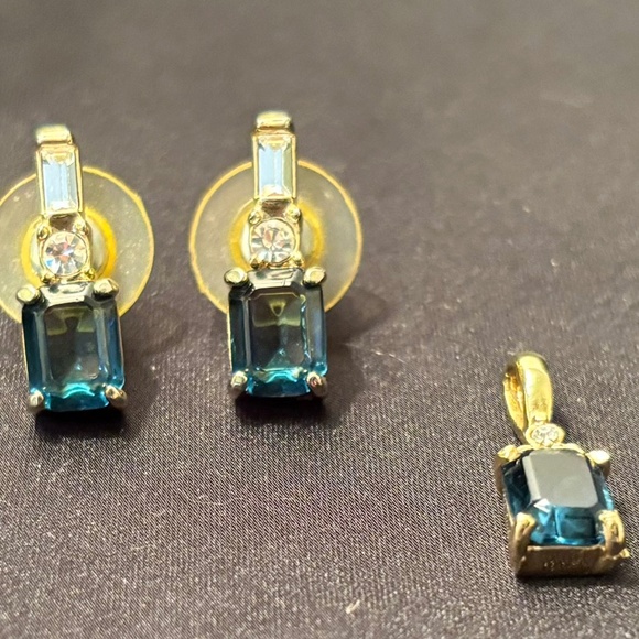 Synthetic Blue Sapphire and Gold Colored Earrings with Matching Pendant - Picture 1 of 4